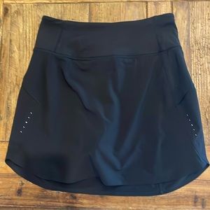 Athleta 16inch run with it skort. Size xs